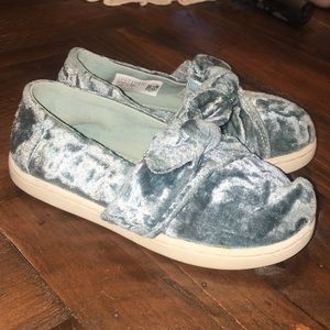 Tiny Toms size 10
